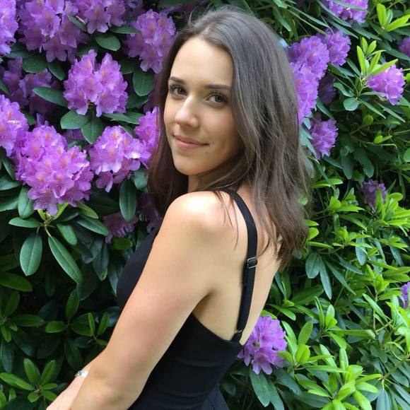 Meet your Posher, Danielle - Picture 1 of 1